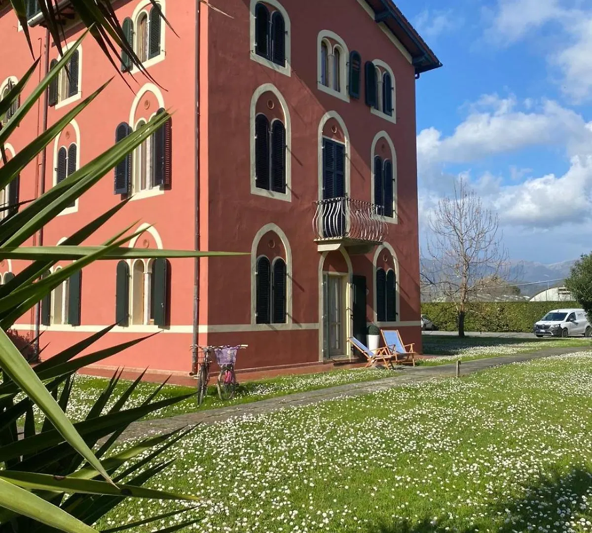 Apartment La Casa Rossa Versilia Camaiore