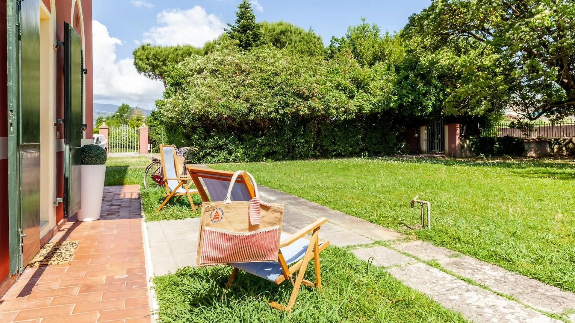 La Casa Rossa Versilia Camaiore 0*,  Italy